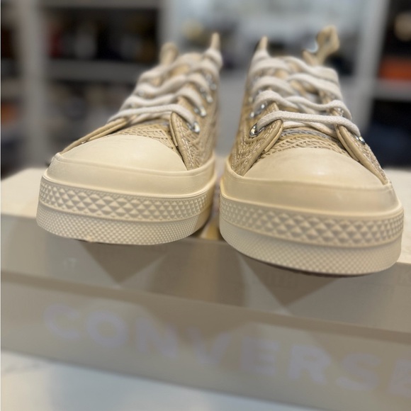 Kith Converse Beige Textured Sneakers - Picture 2 of 9